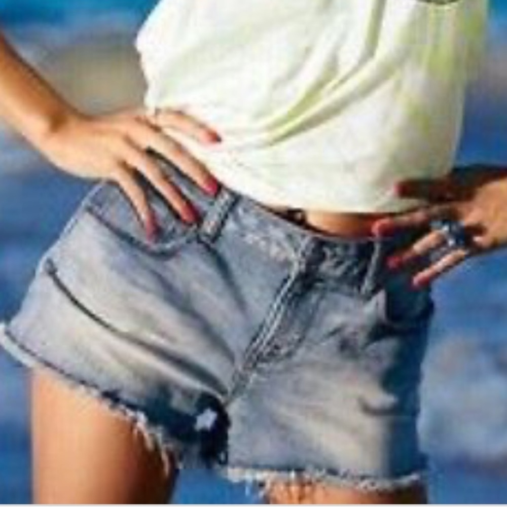 Victoria's Secret Pink Denim Jean Cut Off light Blue Shorts size 4 available